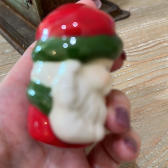 Santa Salt n Pepper Shakers - Picture 6 of 14